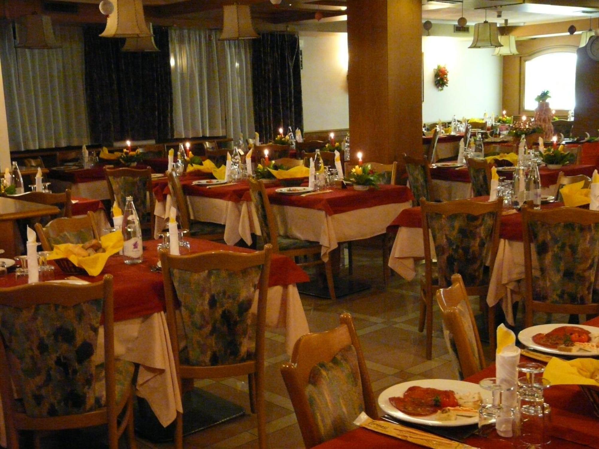 Hotel Denny Pinzolo Exterior foto