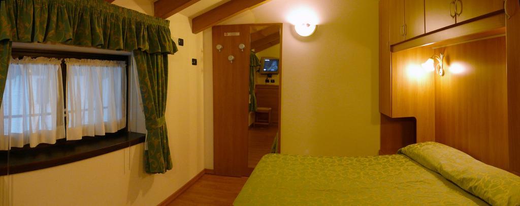 Hotel Denny Pinzolo Quarto foto